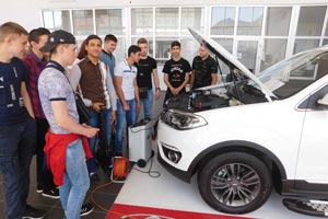 Ведущие предприятия автомобильного сервиса КМВ участвуют в подготовке студентов колледжа