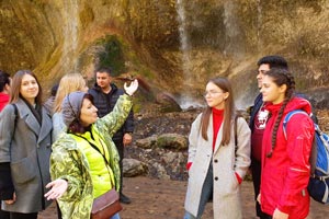 Студенты кафедры туризма и гостиничного дела совершили увлекательную экскурсию на Чегемские водопады в Кабардино-Балкарской Республике