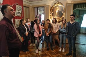 Студенты кафедры экономики, менеджмента и государственного управления посетили музей «Дача Шаляпина» в Кисловодске