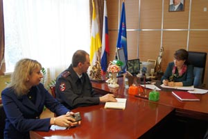 Состоялась рабочая встреча сотрудников полиции Пятигорска с руководством Института по популяризации государственных услуг