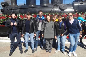 Студенты инженерного факультета встретили ретро-поезд Победа»