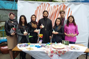 Участие активистов волонтерского отряда ВОЛНА СКФУ в благотворительной ярмарке