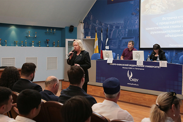 Первокурсники колледжа встретились с представителями городской власти, диаспор и общин Пятигорска