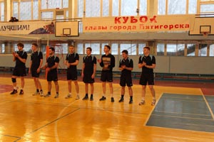 Команда филиала вышла в полуфинал городского турнира по волейболу