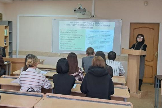 Студенты колледжа Пятигорского института СКФУ приняли участие в деловой игре «Право в системе социальных регуляторов»