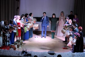 Институт чествует победителей новогоднего вокального конкурса «Две звезды»