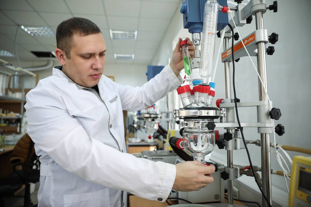 uchyonye-severnogo-kavkaza-izobreli-alternativnoe-vodoottalkivayushchee-pokrytie-ncfu-ru-01.jpg