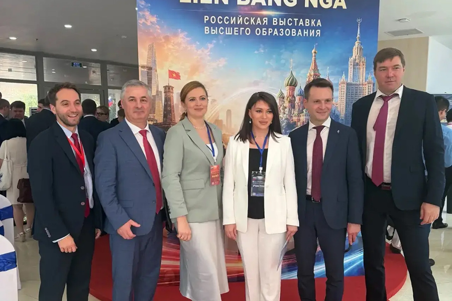 rossiya-i-vetnam-skfu-rasshiryaet-akademicheskie-kontakty-i-uchastvuet-v-forme-rektorov (1).jpg