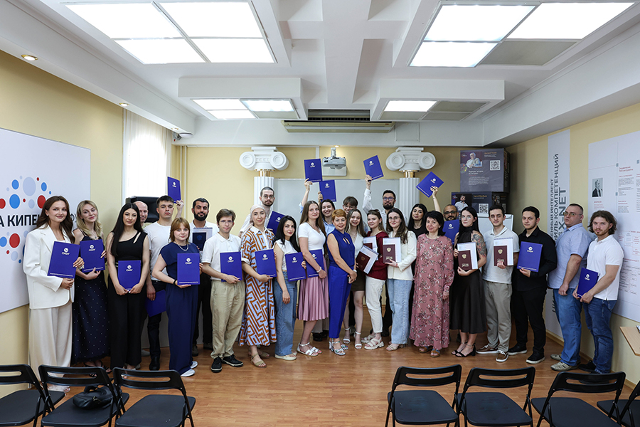 v-skfu-sostoyalsya-vypusk-molodykh-uchyenykh-2026 (3).jpg
