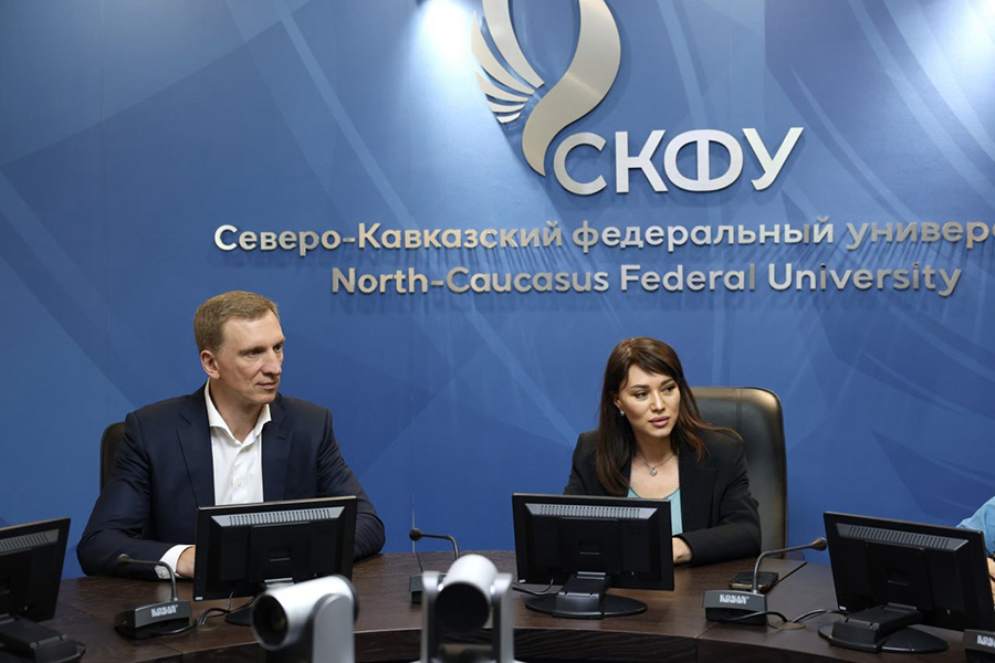 Акцент на технологиях СКФУ и «Сигнал» расширяют сотрудничество в радиоэлектронике, БПЛА и подготовке кадров (1).jpg