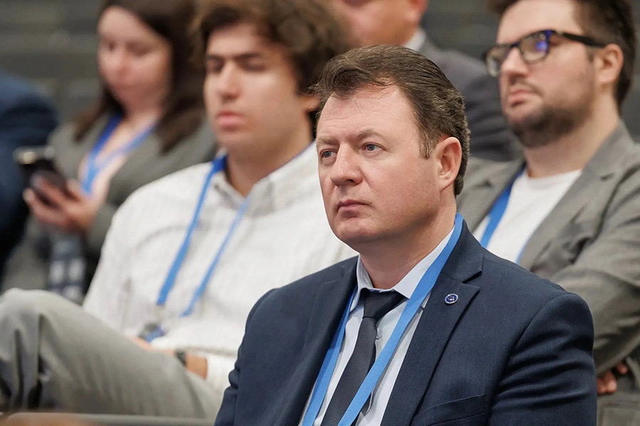 prorektor-skfu-predstavil-vuz-na-iv-federalnom-simpoziume- (2).jpg
