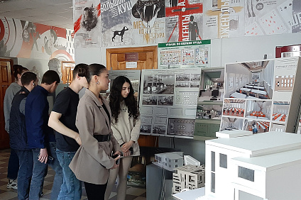 Выставка работ студентов «АРТ-весна» открылась в Школе дизайна