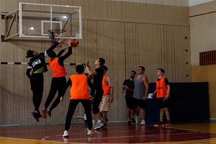 Соревнования по баскетболу «Бросок в прыжке» прошли в колледже Пятигорского института СКФУ