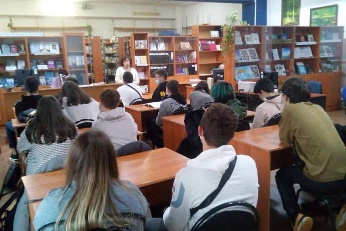 Первокурсники колледжа Пятигорского института СКФУ прошли обучение на базе библиотечно-информационного центра