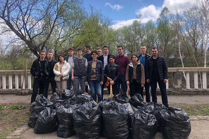 Студенты Пятигорского института СКФУ приняли участие в серии городских экологических акций