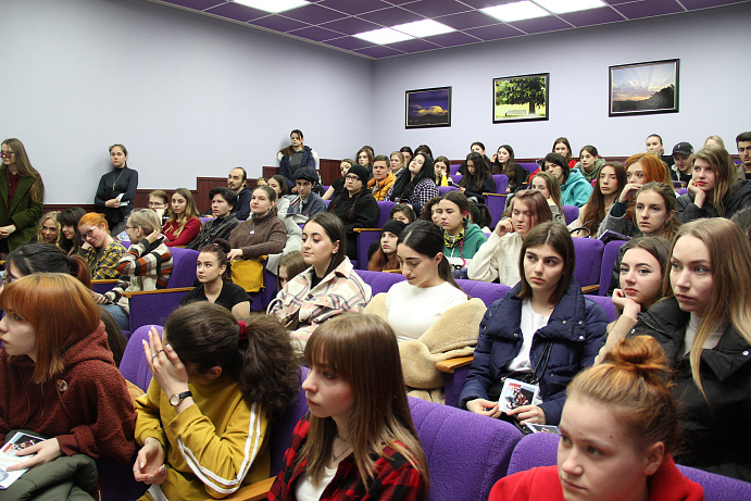 Учащиеся Ставропольского краевого училища дизайна встретились с представителями Пятигорского филиала СКФУ