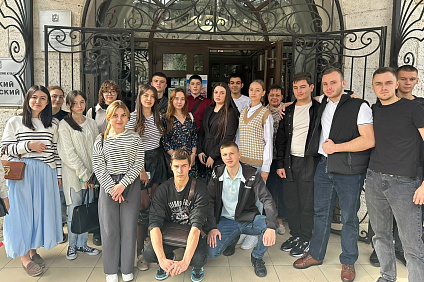 Студенты юридического факультета посетили Пятигорский музей каменных древностей под открытым небом