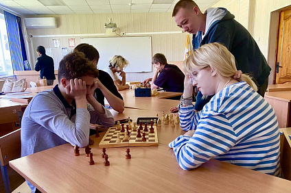 В колледже Пятигорского института СКФУ прошли соревнования по шахматам и нардам