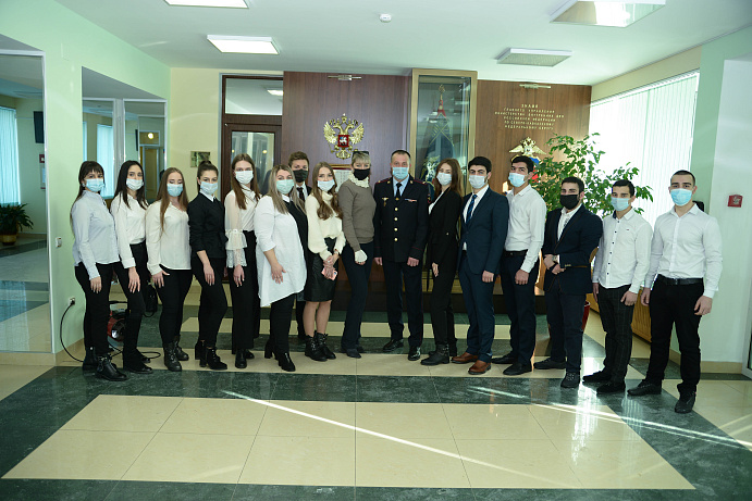 Будущие юристы в рамках акции «Студенческий десант» отправились на экскурсию в ГУ МВД России по СКФО