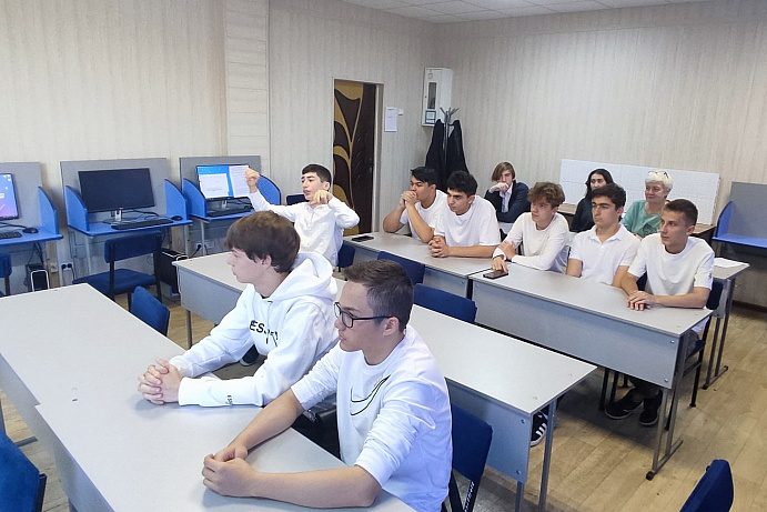 В колледже Пятигорского института СКФУ прошел открытый урок на тему «Информатика в наше время»