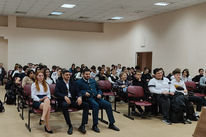 Представители Пятигорского института СКФУ встретились со школьниками города Ессентуки
