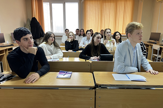 Обязательства по договору страхования обсудили в колледже Пятигорского института СКФУ