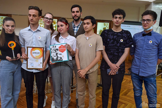 Студенты института стали победителями отборочного турнира молодежного Чемпионата по интеллектуальным играм «Перекресток»